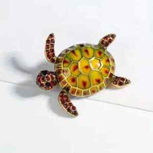 Vintage Rhinestone Turtle Brooch Men Stylish Animal Pin for Any Occasion Yellow
