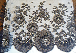 LACE - 165 cm antique lace - width 19 cm