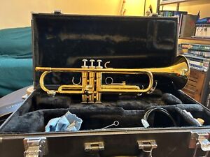 Yamaha YTR-2330 Student Trumpet Bb - Gold Lacquer