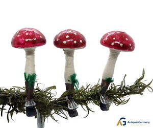 3 Spun Cotton Mushrooms on clip - ca. 1930/1940 / 3 Fly agarics  (# 16064)
