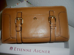 ETIENNE AIGNER camel leather CYNTHIA ORGANIZER wallet NEW in box FSUSA * read *