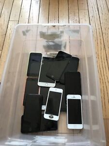 LOT OF 14 iPhones Mixed Phone CRACKED FOR PARTS UNTESTED