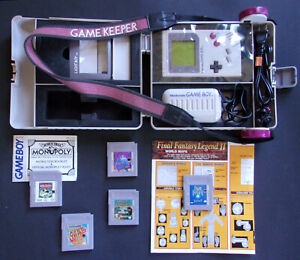 Vintage Nintendo DMG 01 1989 Game Boy in 1991 VGB 01 Game Keeper Case w/ 5 Games