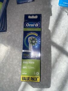 Oral-B Crossaction Electric Toothbrush Replacement 4 Heads White