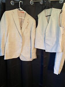 Isaia Suit, Vest, And Pant Set. Made In Italy. Never Worn. Crème Coloring