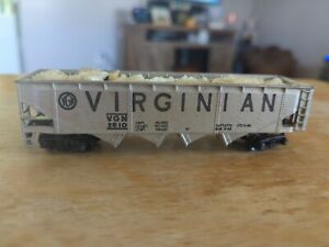 Vintage HO Gauge Virginian 4 Bay 50’ Hopper # 2610 Silver. Not Tested