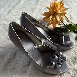 Merona silver peep toe heels size 9