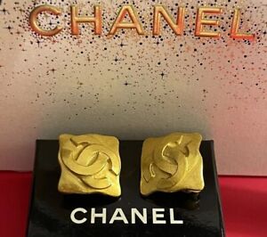 CHANEL Gold Plated CC Logos Vintage Clip Earrings Rise-on Chanel Earrings 95A