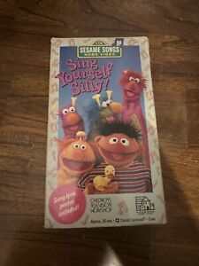 SESAME STREET: SING YOURSELF SILLY VHS VIDEO