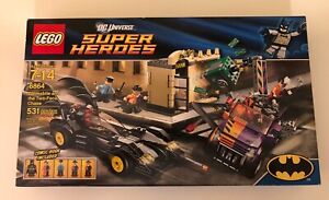 Lego DC Universe Super Heroes Batmobile and the Two-Face Chase Set 6864