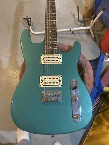 Carvin Pickuos 80s Sparkle Body Light Weight Ready To Play Needs Nothing