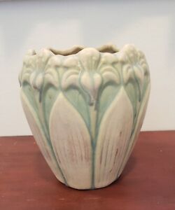 Brush McCoy Art Pottery 1929 Amaryllis Matte Ivory Pinkish And Green Vase