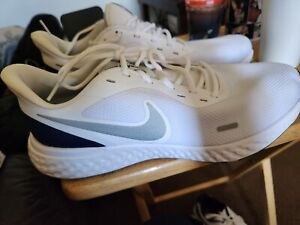 Nike Mens Revolution 5 BQ3204-102 White Lace Up Low Top Running Shoes Size 12