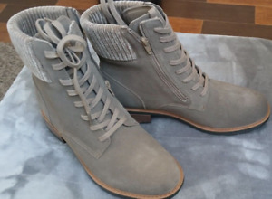 Clarks Collection Women's Grey boots Size US 11- Brand New