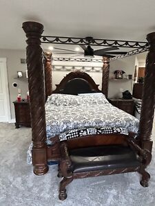 King Size Bedset Ashley Furniture NorthShore