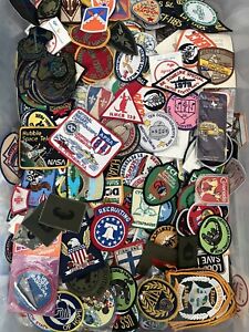 VINTAGE PATCHES DEAL LOT OF 25 MILITARY, SPORTS, UNIQUE, BOY/GIRL SCOUT, CLEAN