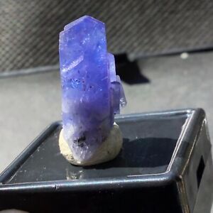 Blue Purple TANZANITE Crystal 20x10mm Merelini Hills Tanzania