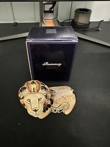 Rinconada De Rosa Lion #816 Anniversary w/ Gold & Platinum Paint