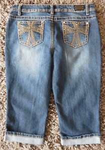 Earl Jean Women’s Blue Denim Capri Pants with Embroidered Pockets Size 12P