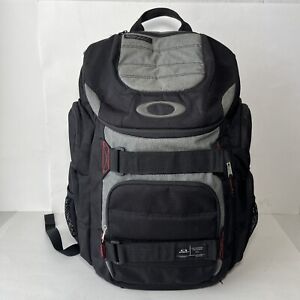 Oakley Skate Pack Skateboard Backpack Grey & Black Bag Travel School EUC