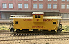VINTAGE Athearn HO Scale RTR UNION PACIFIC  Wide Vision Caboose