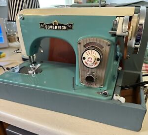 Vintage Sovereign Sewing Machine Working condition. Blue And White