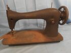 Vintage SINGER Industrial sewing machine G585673 O, sold as is no return, turns
