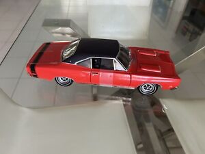 ERTL 1969 Dodge Coronet RT 1 : 18 Limited Edition Of 7500 Red Muscle Car