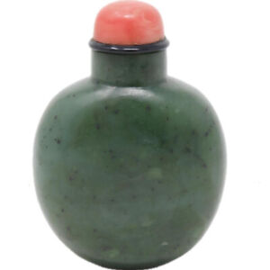 A Spinach Jade Snuff Bottle, Qing Dynasty.