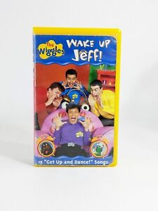 The Wiggles Wake Up Jeff VHS, 2001 Yellow Clam Shell 15 Songs Tested Works Well