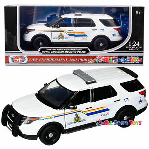 MOTORMAX 76961 2015 FORD POLICE INTERCEPTOR RCMP CANADIAN POLICE CAR 1/24 WHITE