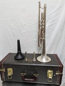 Bach Stradivarius Model 1B Trumpet SN 727069 6BM and 3E Mouthpieces & Case -NH