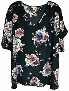 Maurice’s Plus Size Hunter Green Floral Top With Hook Closure In Front Size 2