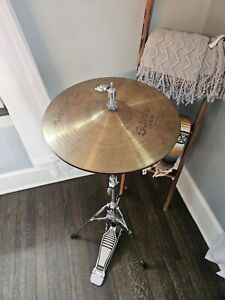New Listingzildjian hihat cymbals 14 And Stand With Foot Pedal