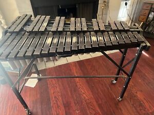 Musser m42 with stand xylophone