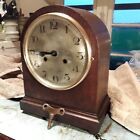 ANTIQUE OAK ARCHED TOP STRIKING MANTEL CLOCK GOOD WORKING ORDER WITH KEY