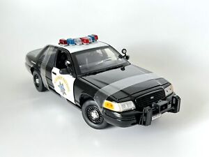 2006 Ford  Crown Victoria CHP California Highway Patrol 1/18 Last Release