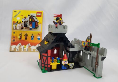 LEGO 6067 Castle: Guarded Inn/ Town Wall Tavern Rare Vintage 