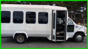 New Listing1992 Ford Econoline E350 17 Passenger Bus Roof is Good Floors Solid