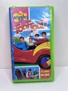 The Wiggles Toot Toot! VHS 18 Songs 2000 Green Clamshell