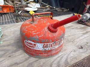 Vtg Eagle 2 1/2 Gallon Metal Gas Can With Plastic Spout Not Tested For Leaks