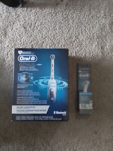 ORAL B GENIUS RECHARGEABLE TOOTHBRUSH WITH 1 EXTRA HEAD