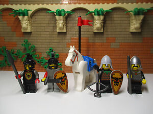 (O5/47) LEGO 4x Stierritter + Horse Castle Knight 6067 6077 6080 6081 6086