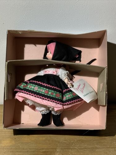 New ListingVintage MADAME ALEXANDER Doll 1980s w Box #589 YUGOSLAVIA 7.5