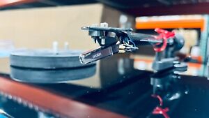 New ListingPro-Ject - Debut Carbon EVO - in High Gloss Black with Ortofon OM 5e Cartridge