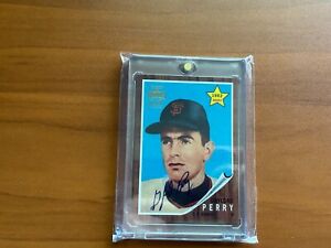 New Listing2001 Topps Archives HOF Gaylord Perry Auto on-card 1962 Rookie Reprint