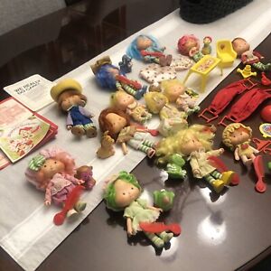 New ListingVintage Strawberry Shortcake Party Pleaser Lot Of Bakers Dozen Dolls And Pets