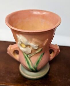 New ListingVintage Roseville Pottery Iris Trophy 4 inch Vase Excellent Condition 914 - 4