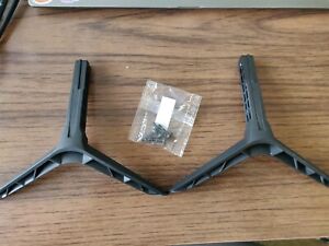 Vizio D32H-G9 LED LCD TV FEET / LEGS / STAND WITH SCREWS USED