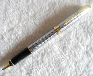Outstanding Parker Sonnet Series Silver/Gold Clip 0.5mm Nib Rollerball Pen